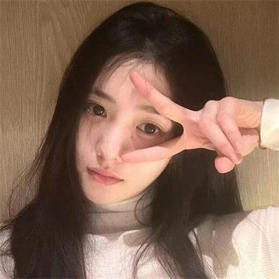 少女嬉春